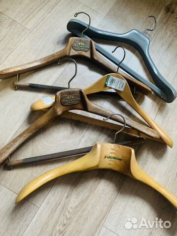 Вешалки из натурального дерева