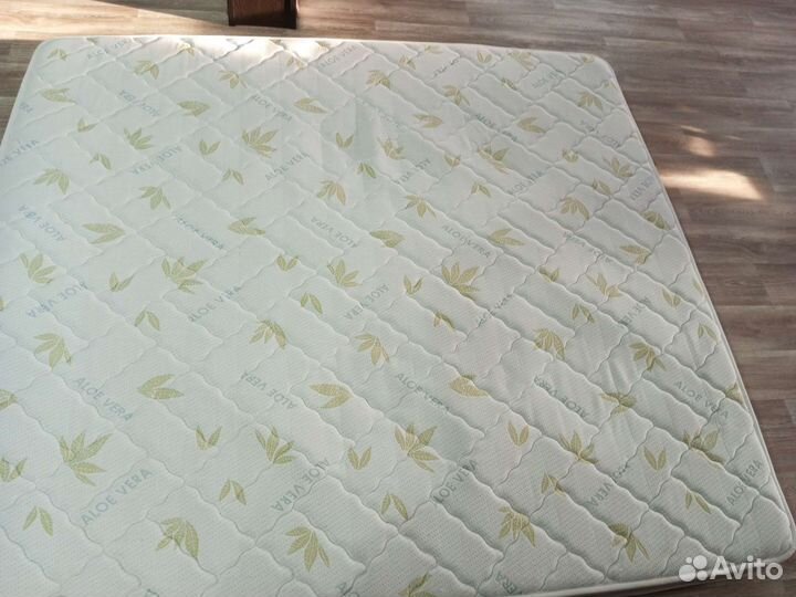 Матрас 180 на 200 бу