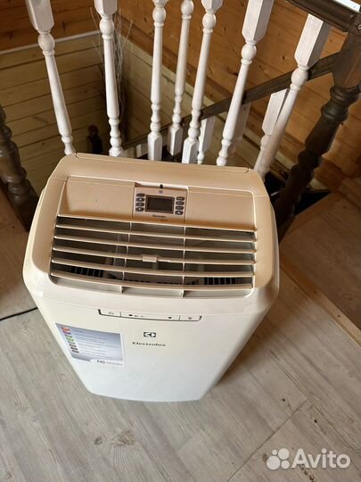 Кондиционер мобильный Electrolux eacm-12 EZ/N3