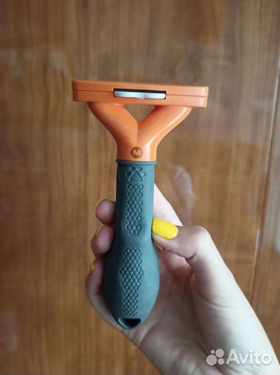 Furminator для короткошёрстных собак среднего разм