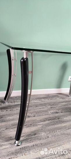 Кухонный стол стеклянный