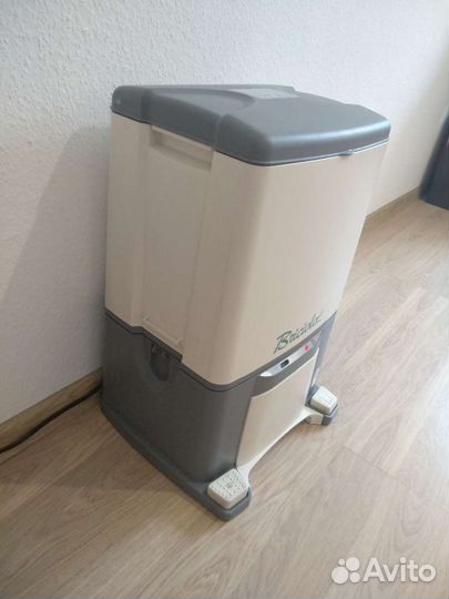 Пылесос встроенный с мусорным ведром