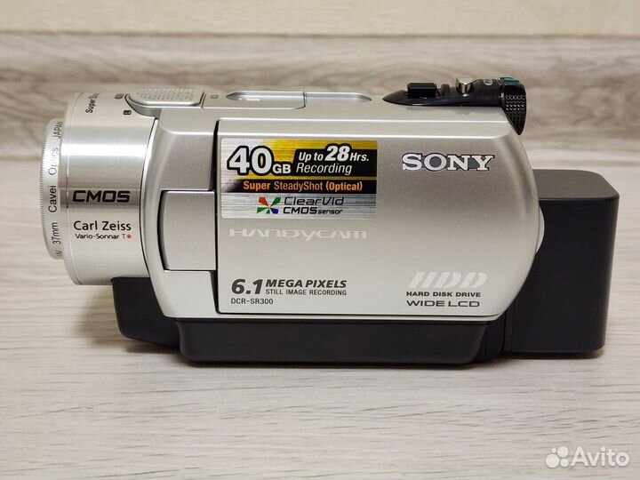 Видеокамера Sony Handycam DCR-SR300E