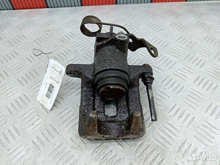 Суппорт задний левый для Volkswagen Passat 5 GP