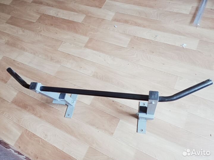 Турник настенный бу