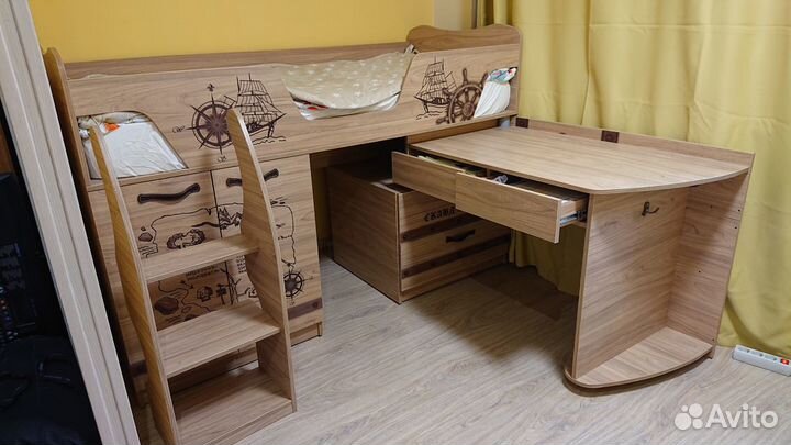 Кровать со столом Корсар 2