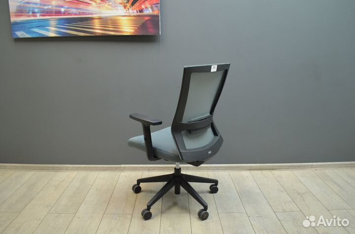 Кресло для персонала Sunon Iron