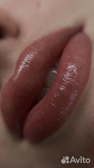 Перманентный макияж бровей губ и век татуаж