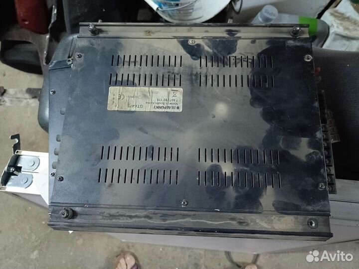 Усилитель Blaupunkt GTA-475