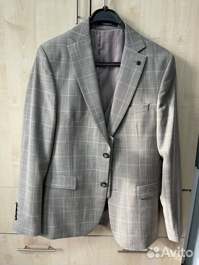 Мужской костюм тройка