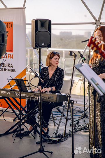 Музыкант на мероприятие, пианист, велком