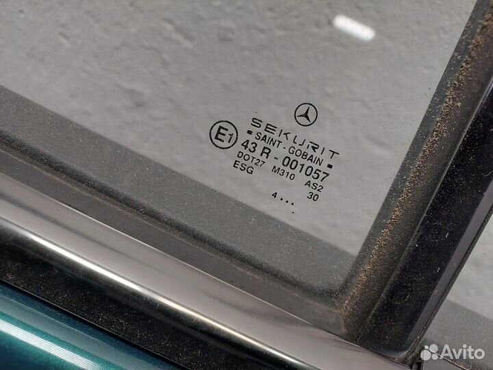 Дверь правая задняя Mercedes C W202