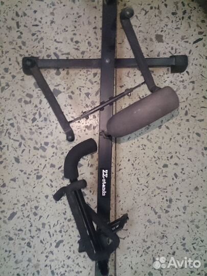 Подставка под гитары