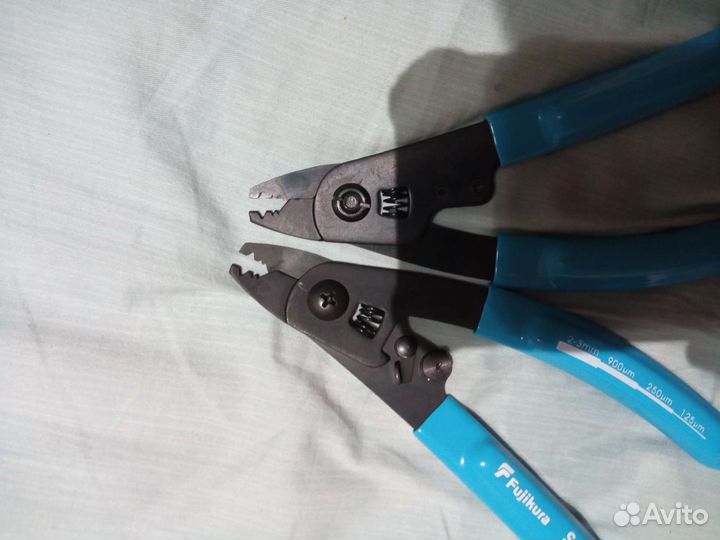 Кримпер для оптических волокон