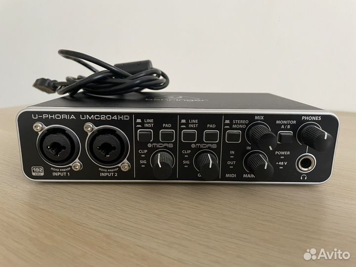 Внешняя звуковая карта behringer umc204hd