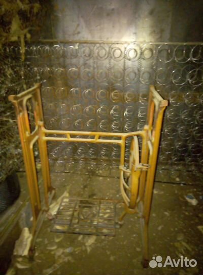 Станина от швейной машинки