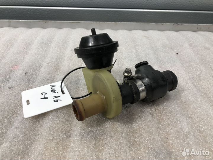 Кран печки на Audi A6 C4