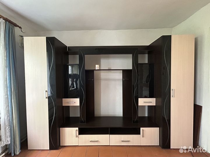 Стенка в гостиную