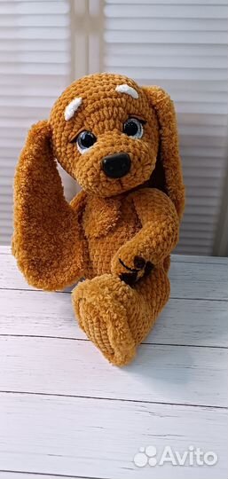 Вязаная игрушка собака