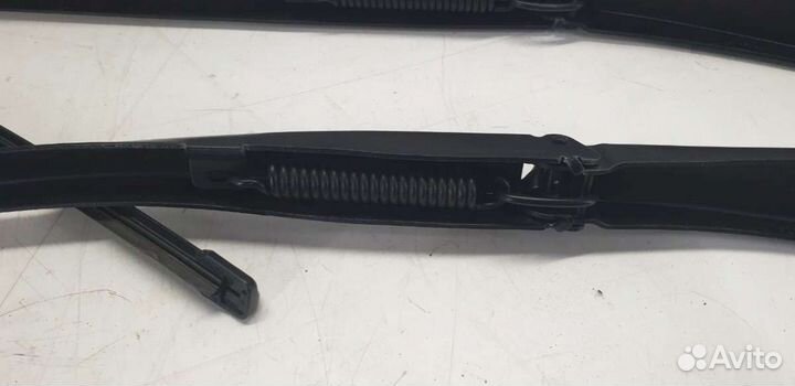 Щеткодержатели BMW 6 G32 2021г. 76497