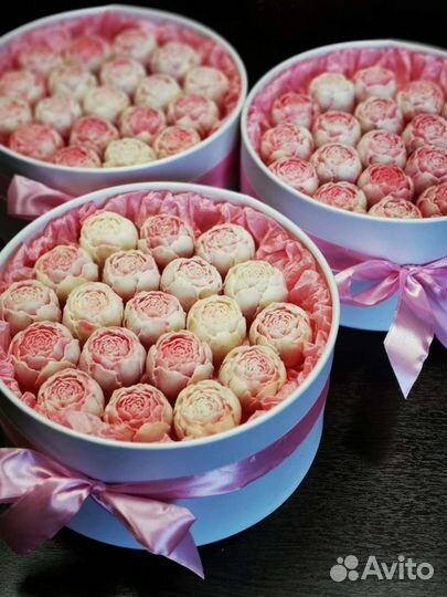 Букет из шоколадных роз пионов.Подарок