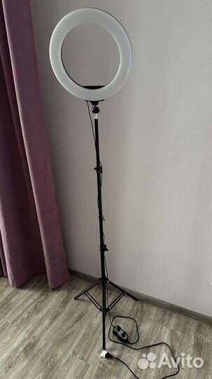 Кольцевая лампа со штативом