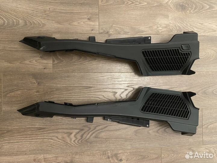 Направляющая шторки багажника пара BMW X5 E70