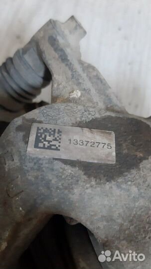 Суппорт передний левый Опель Астра J