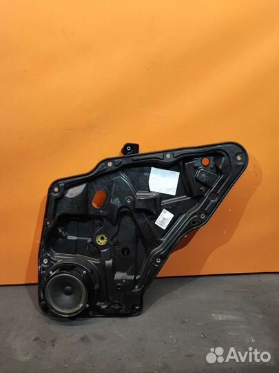 Стеклоподъемник задний Volkswagen Tiguan 5N1