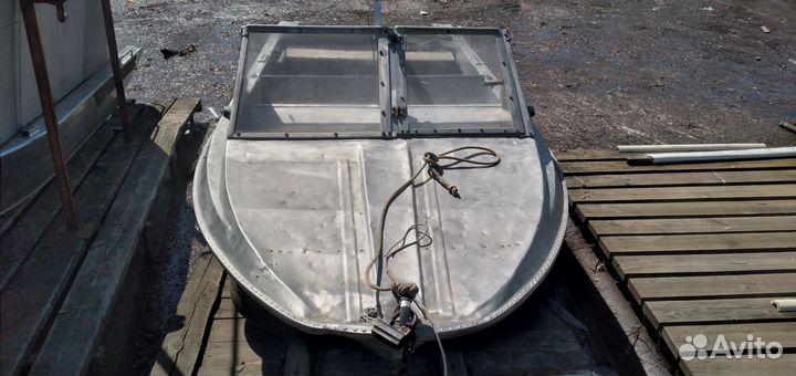 Лодка Крым М