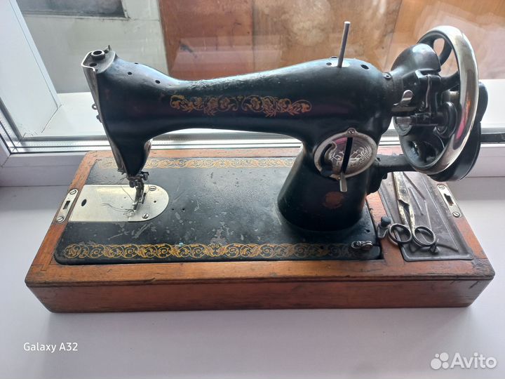 Швейная машина