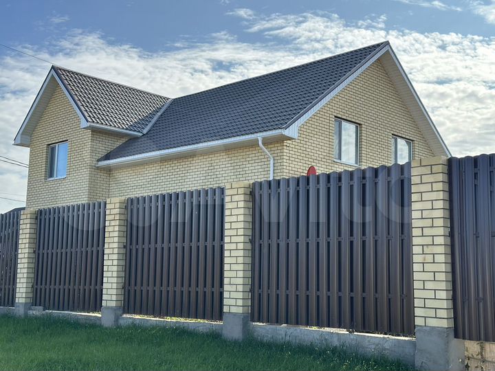 Коттедж 203,8 м² на участке 6 сот.