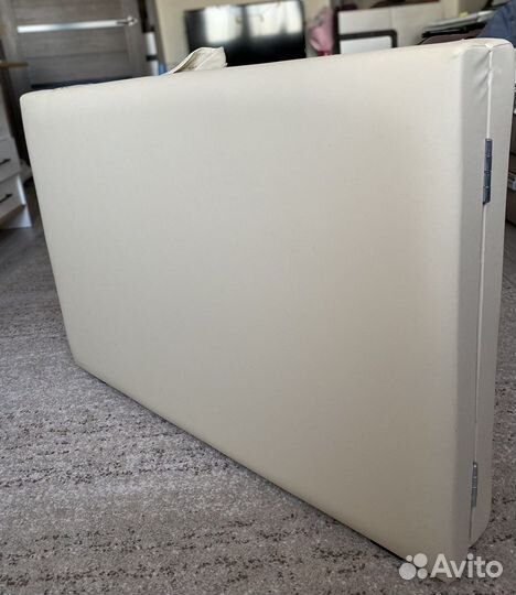 Массажная кушетка