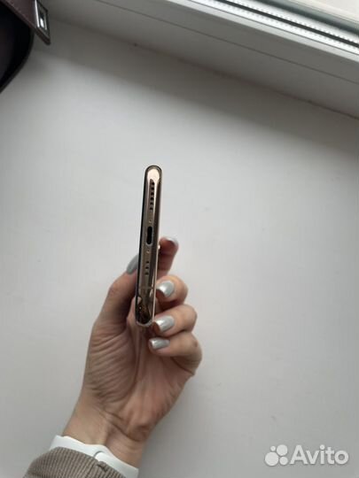 iPhone Xs, 64 ГБ