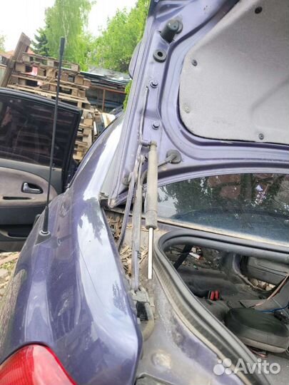 Петли багажника а на вольво s40 1997г