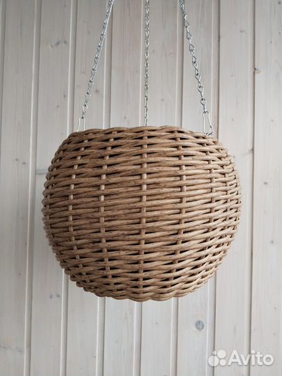 Корзинка, кашпо из ротанга
