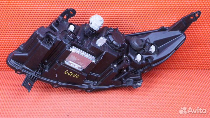 Фара правая Renault Samsung SM3 Z.E. 260105189R