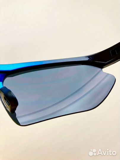 Синие спортивные солнцезащитные очки