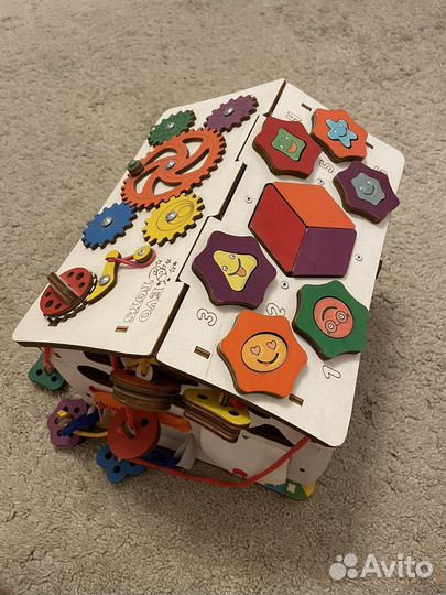 Бизиборд домик