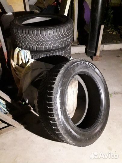 Bridgestone Blizzak Spike-01 225/60 R17