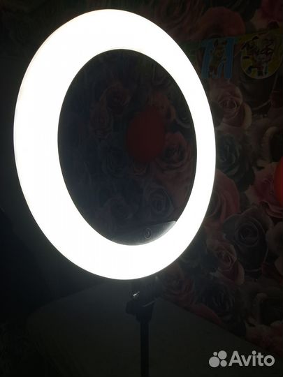 Кольцевая лампа 45 см со штативом