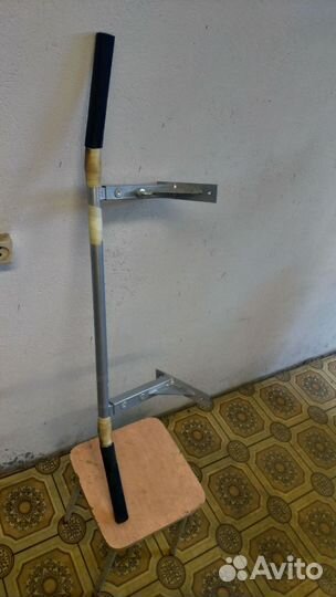 Турник настенный