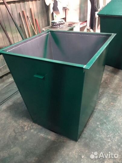 Мусорный контейнер