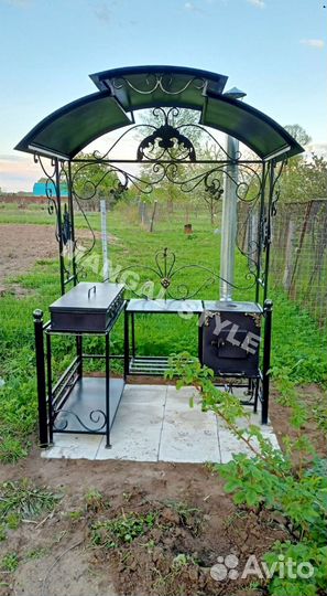 Мангал с крышей