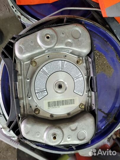 Продам подушку в руль мерседес 210