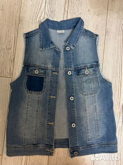 Джинсовая жилетка zara