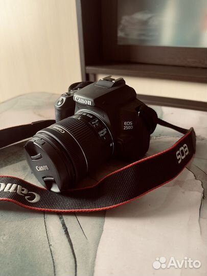 Canon EOS 250D + kit 18-55 mm