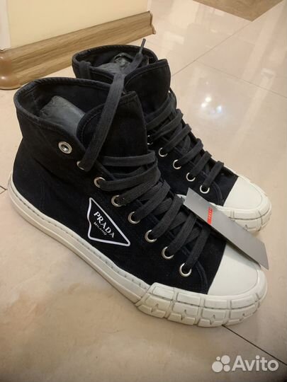 Оригинальные кроссовки Prada