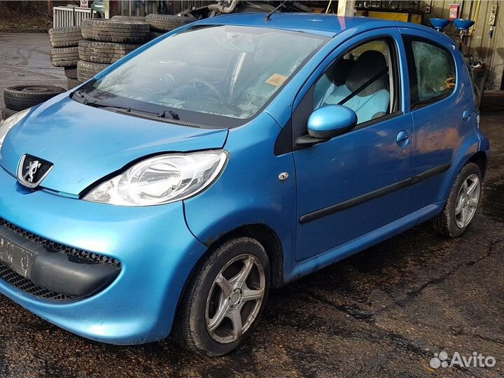 Разбор на запчасти Peugeot 107