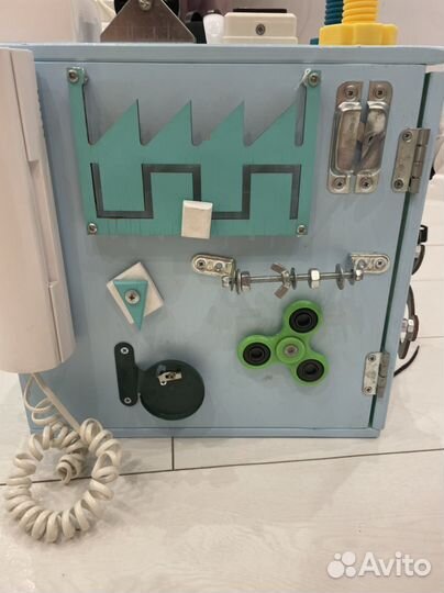 Бизикуб,бизиборт для развития малыша